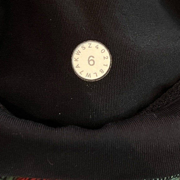 Lululemon Run Times Short II *4" Zen Garden Multi / Black | size 6 - Picture 9 of 9